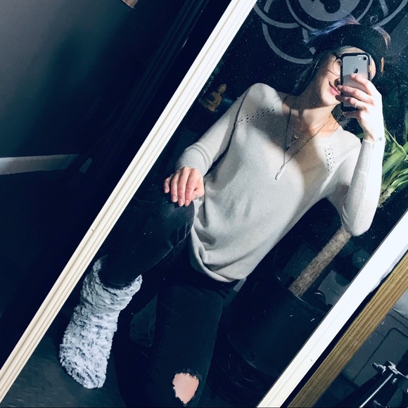 American Eagle Outfitters sweater - Picture 2 of 12